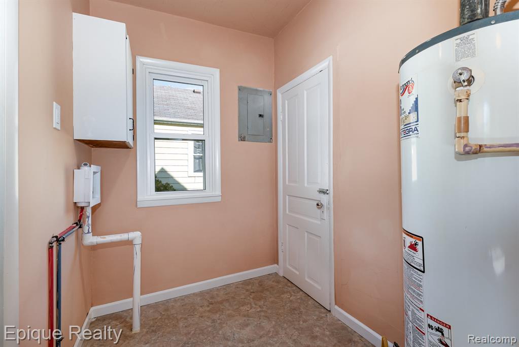 819 Grove Street, Saginaw, MI 48602 — Photo 9