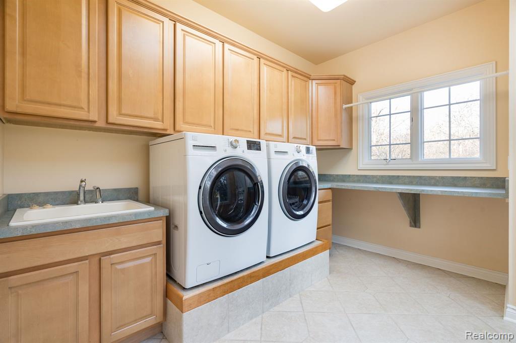 45950 W 11 MILE Road, Novi, MI — Photo 29