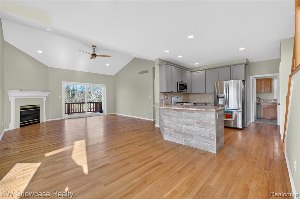 707 Pointe Court, Milford, MI 48381 — Photo 7