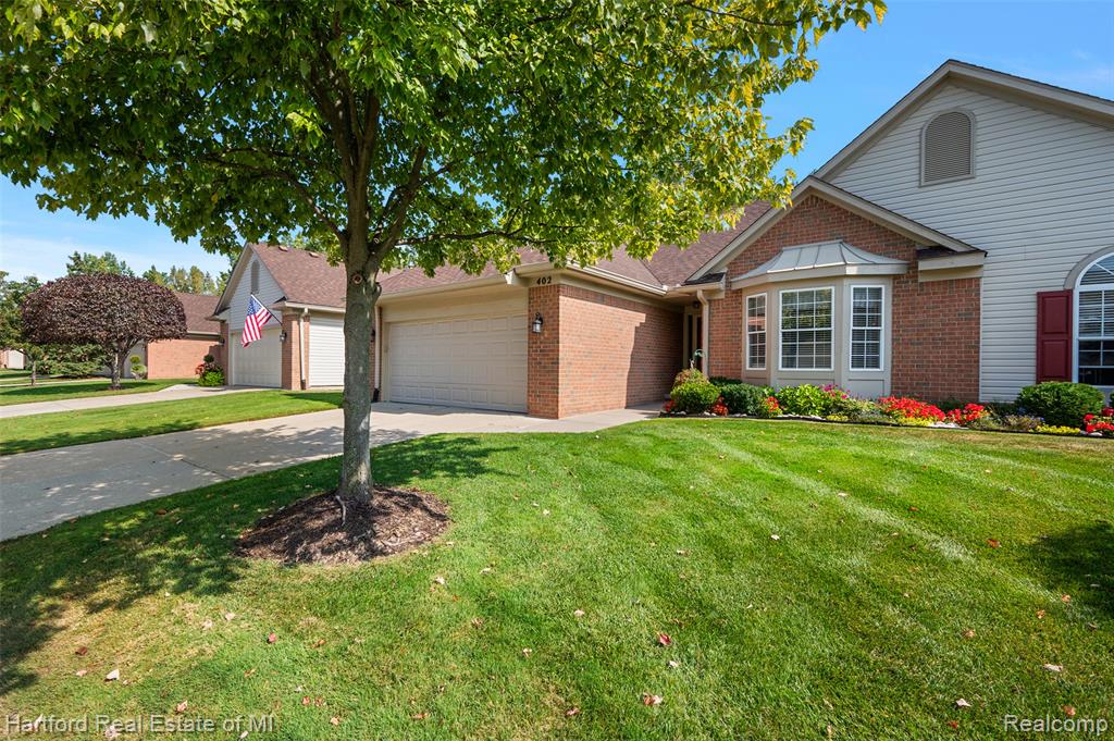 402 Mulberry Drive, Commerce Twp, MI 48390 — Photo 33