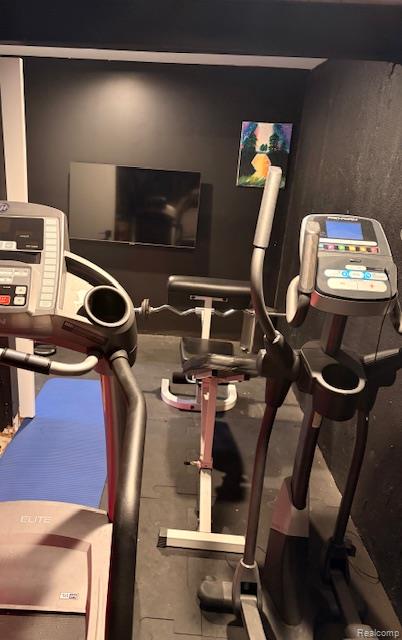 5541 W Walnut Circle W Circle, West Bloomfield, MI, 00000