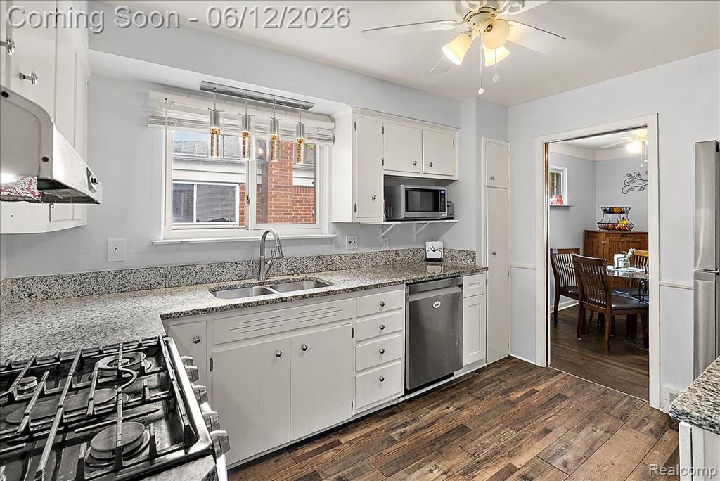 29555 Herbert Street, Madison Heights, MI 48071 — Photo 10