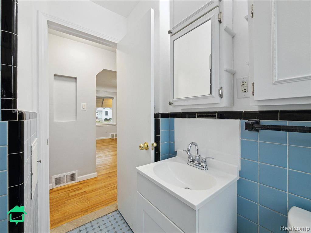 4493 17th Street, Wyandotte, MI 48192 — Photo 16