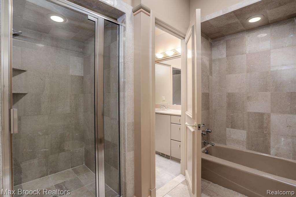 4366 KAREN Lane, Bloomfield Hills, MI 48302 — Photo 50