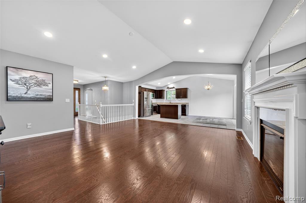30278 Bradmore Road, Warren, MI 48092 — Photo 9