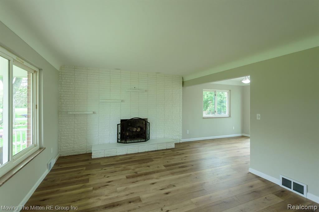 42857 SAVAGE Road, Belleville, MI 48111 — Photo 4