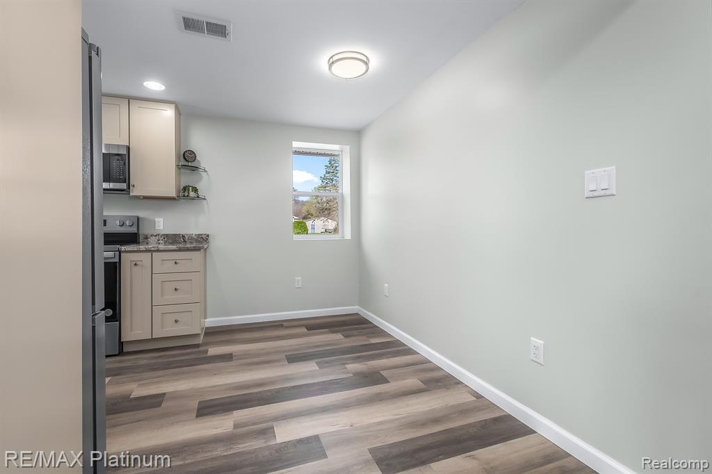 43680 BURTRIG Road, Belleville, MI 48111 — Photo 9
