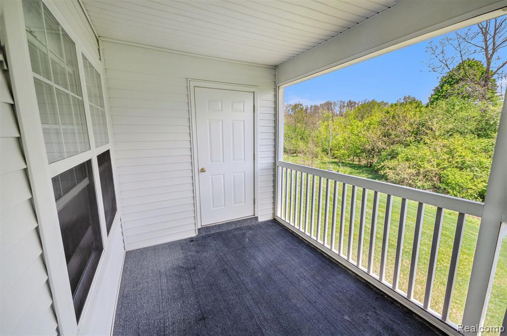 2748 S KNIGHTSBRIDGE Circle, Ann Arbor, MI 48105 — Photo 14