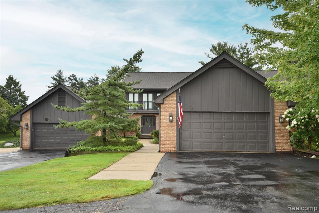 1943 PINE RIDGE Court, Bloomfield Hills, MI 48302 — front exterior