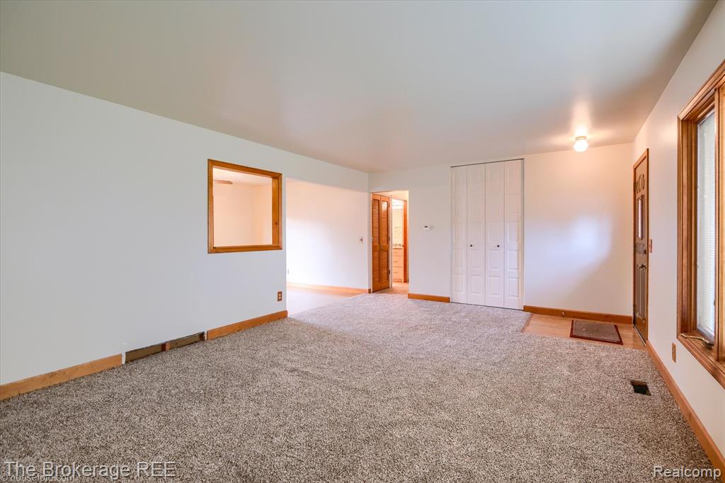 418 Windmill Point Drive, Flushing, MI 48433 — Photo 16