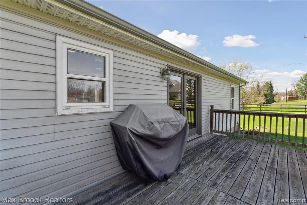 7665 PONTIAC LAKE Road, White Lake, MI — Photo 44