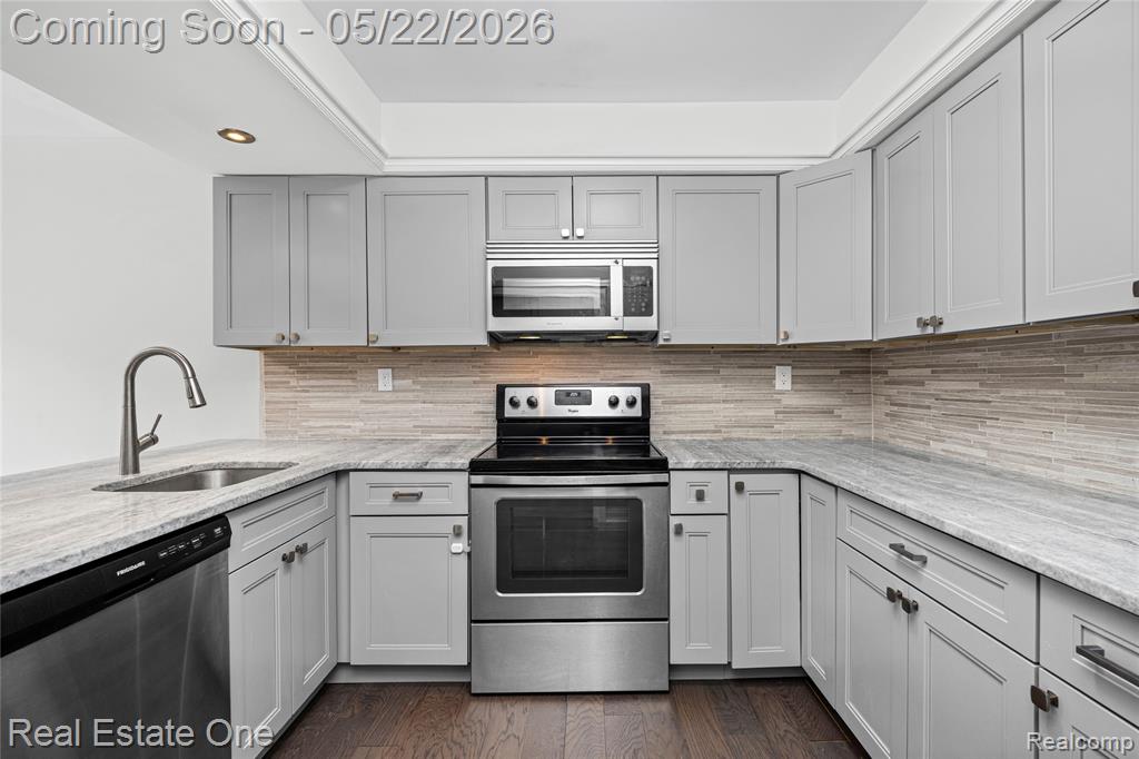 5345 Wright Way W, West Bloomfield, MI — Photo 21