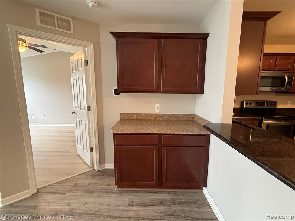 8413 Heywood Circle, Sterling Heights, MI 48312 — Photo 11