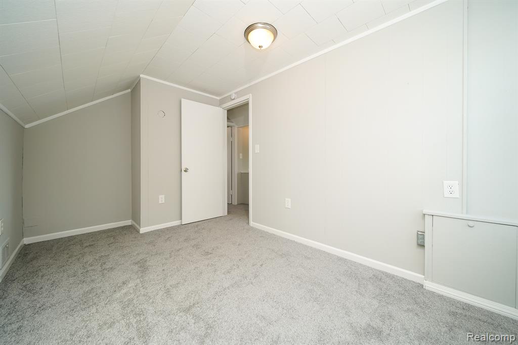 750 E Hayes Avenue, Hazel Park, MI 48030 — Photo 44