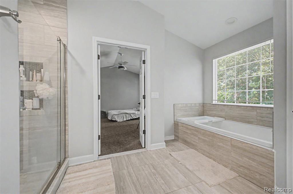 8179 Creekside Drive, Westland, MI — Photo 24