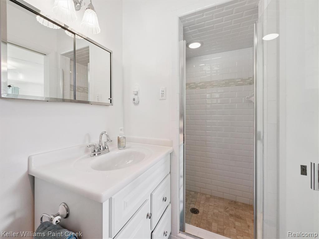 952 Dursley Road, Bloomfield Hills, MI 48304 — Photo 30