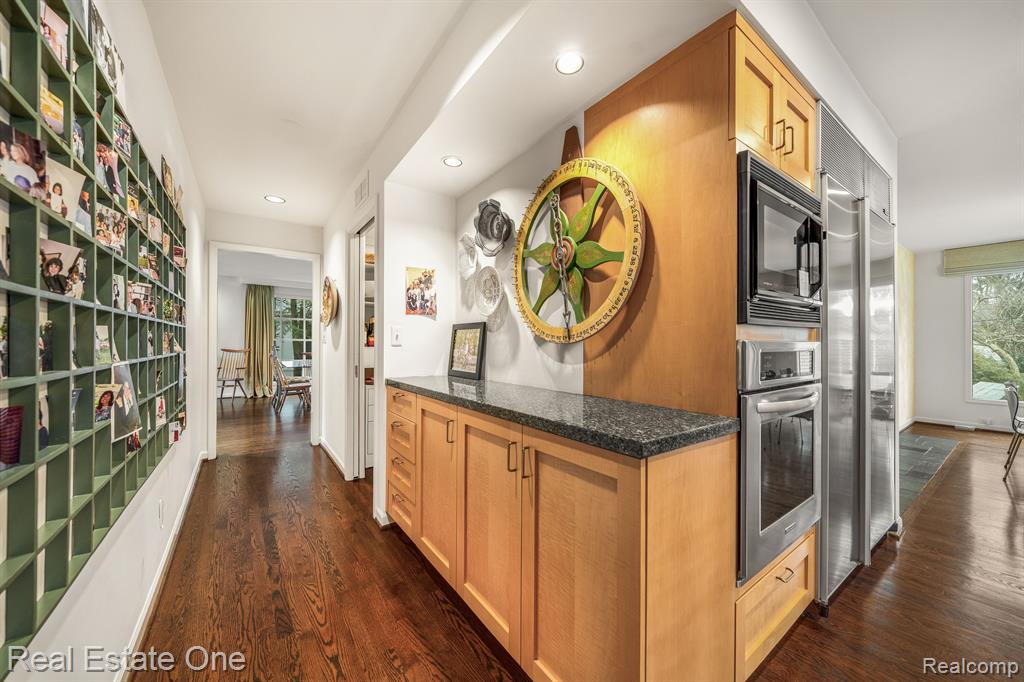 8519 HENDRIE Boulevard, Huntington Woods, MI — Photo 30
