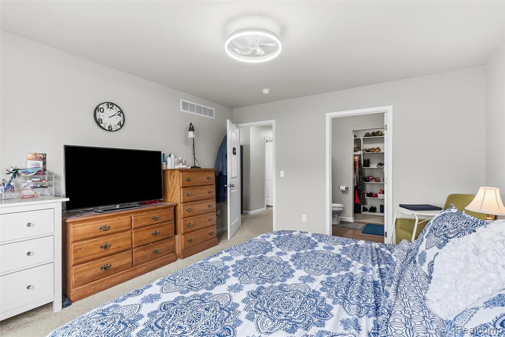 2261 Legacy Drive, Burton, MI 48519 — Photo 16