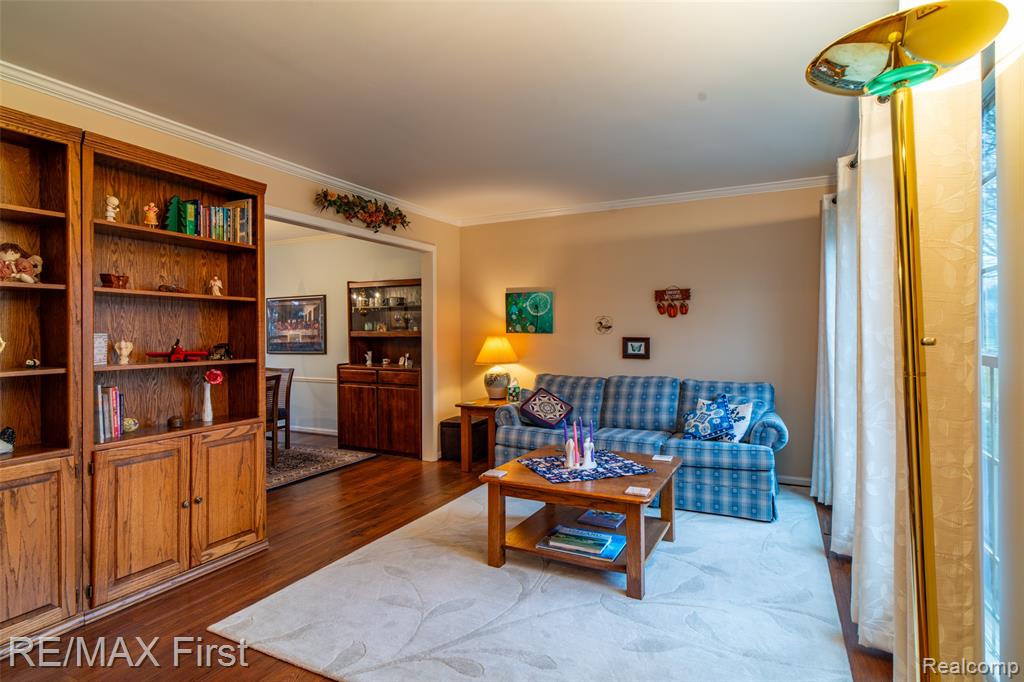 6676 Lambeth Way, Canton, MI 48187 — Photo 9