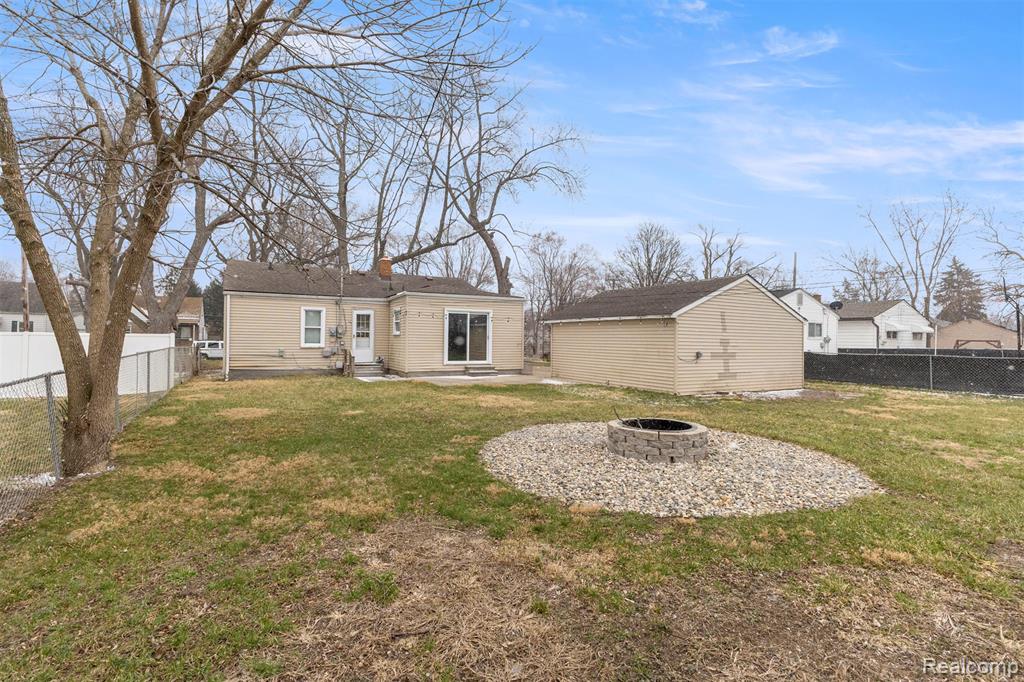 4976 Weddell Street, Dearborn Heights, MI 48125 — Photo 31