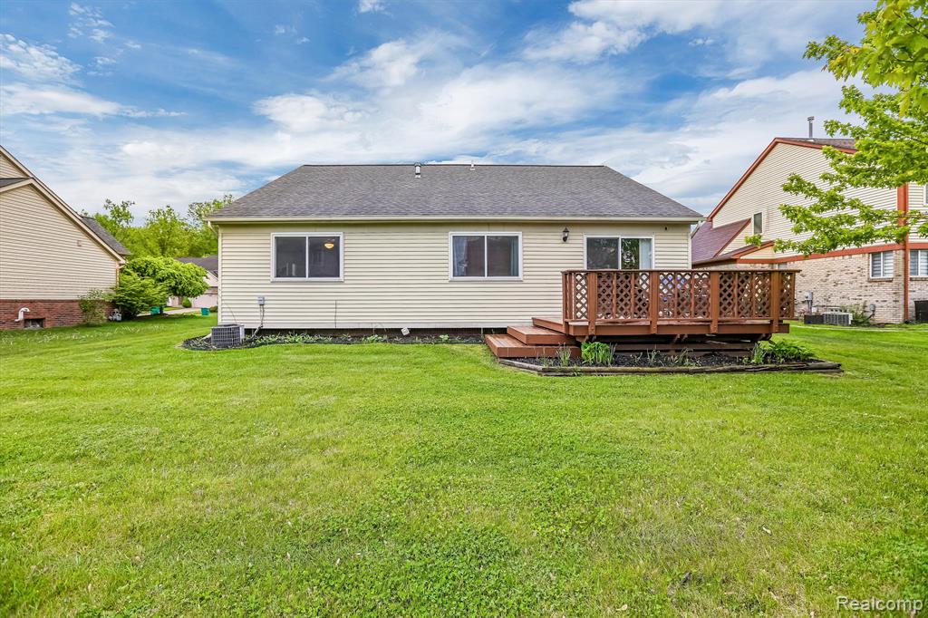 43250 DANIEL Drive, Van Buren, MI 48111 — Photo 23