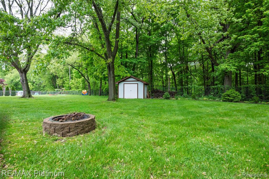 638 GLENWYTH Road, Brighton, MI 48116 — Photo 28