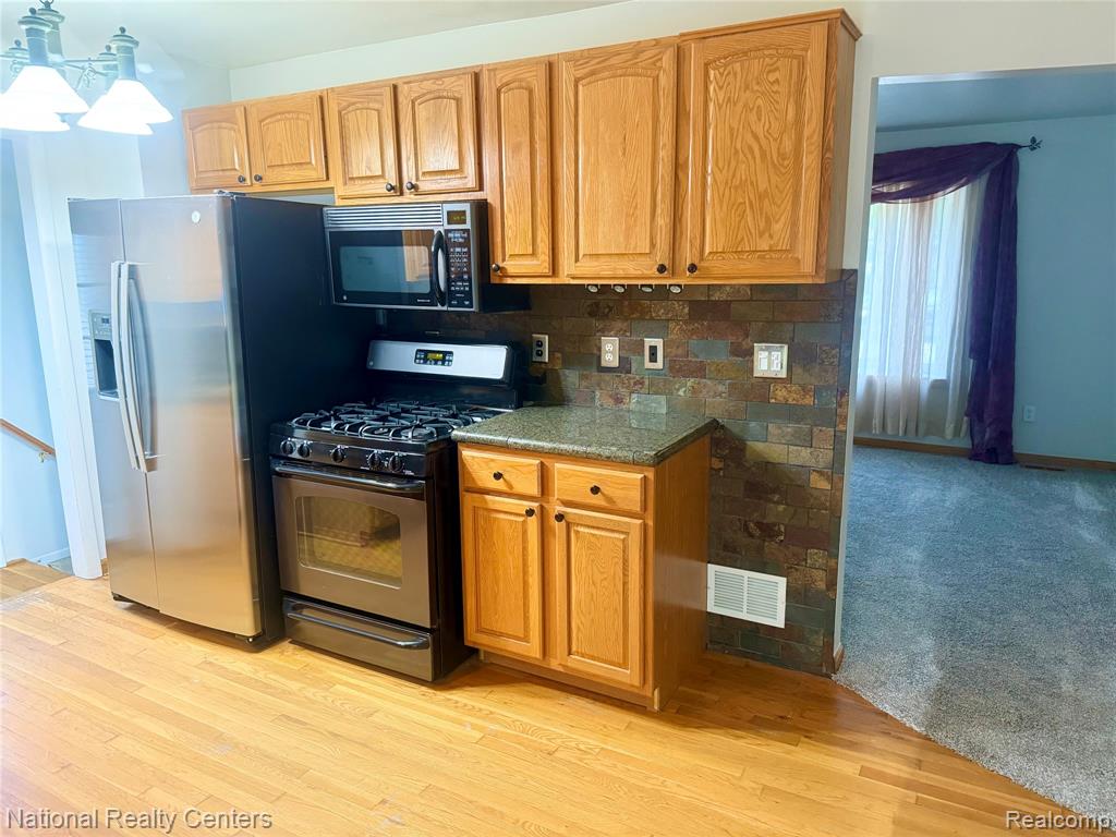 6790 Emily Court, Westland, MI — Photo 6