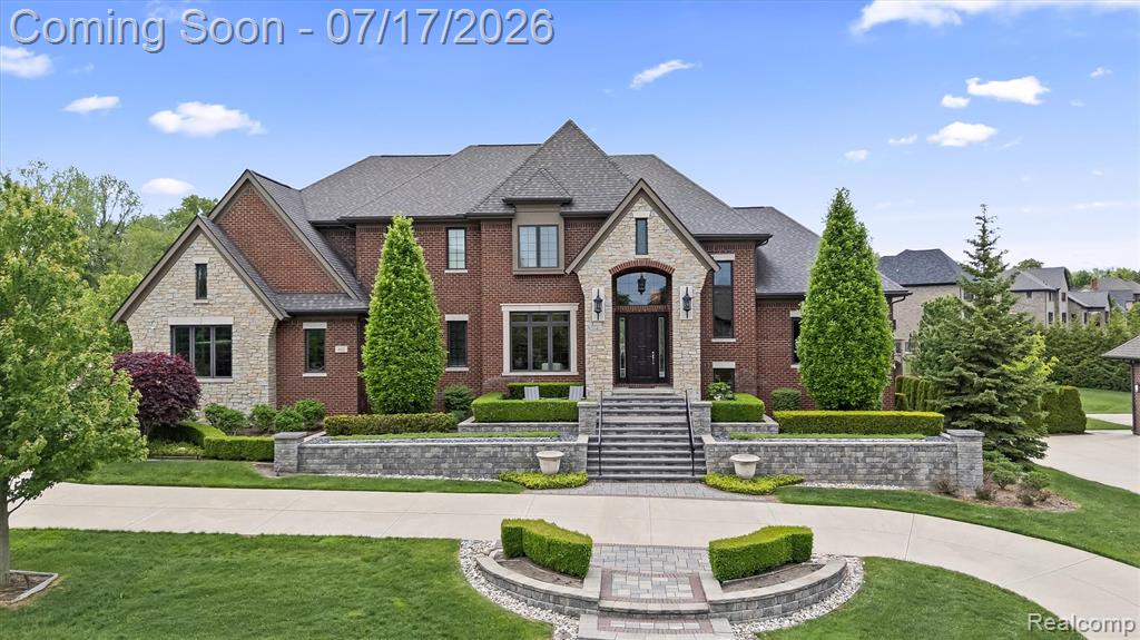 602 Wellington Circle, Rochester Hills, MI 48309 — front exterior
