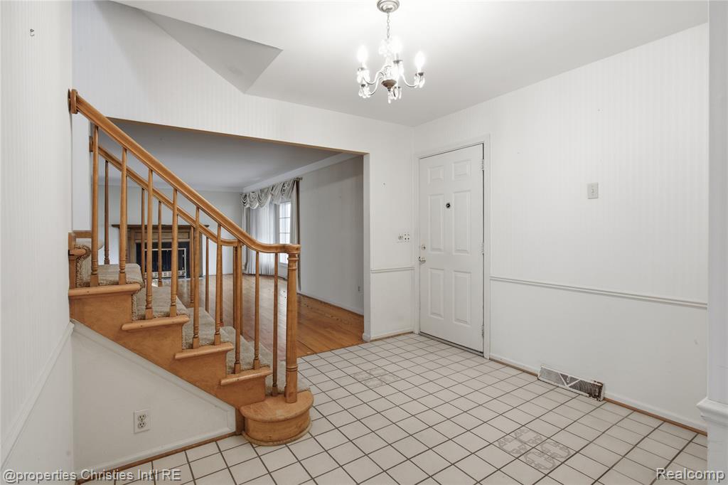 7110 Paterese Drive, Bloomfield Hills, MI 48301 — Photo 4