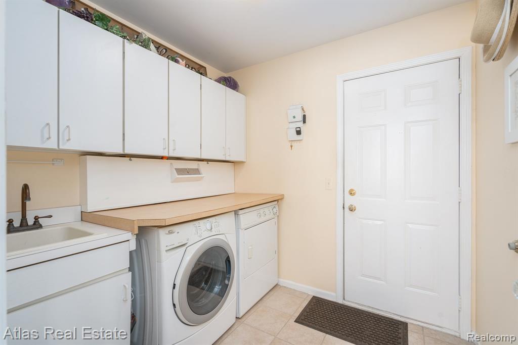 10235 Park Drive, Goodrich Vlg, MI — Photo 17