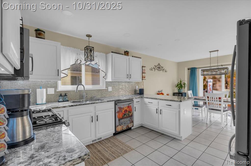 4303 Conifer Lane, Port Huron, MI 48060 — Photo 8