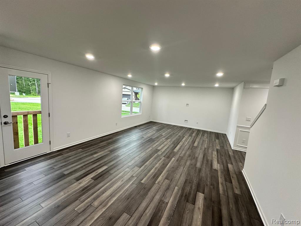 9153 DOGWOOD Lane, Dexter, MI 48130 — Photo 6