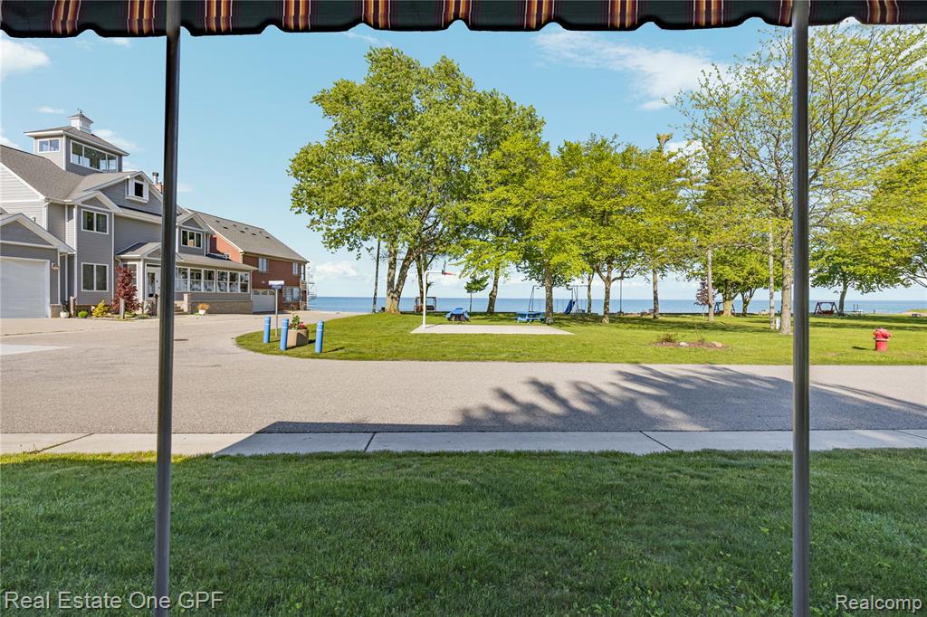 5871 Manor Drive, Fort Gratiot, MI 48059 — Photo 3