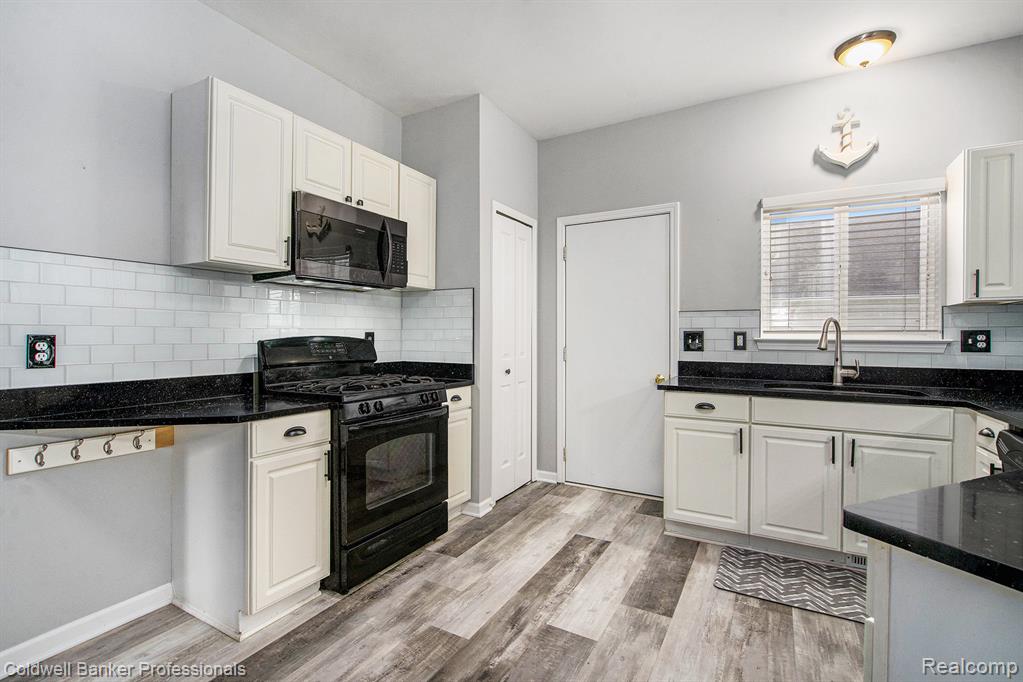 4074 Crystal Creek Drive, Ypsilanti, MI 48197 — Photo 14