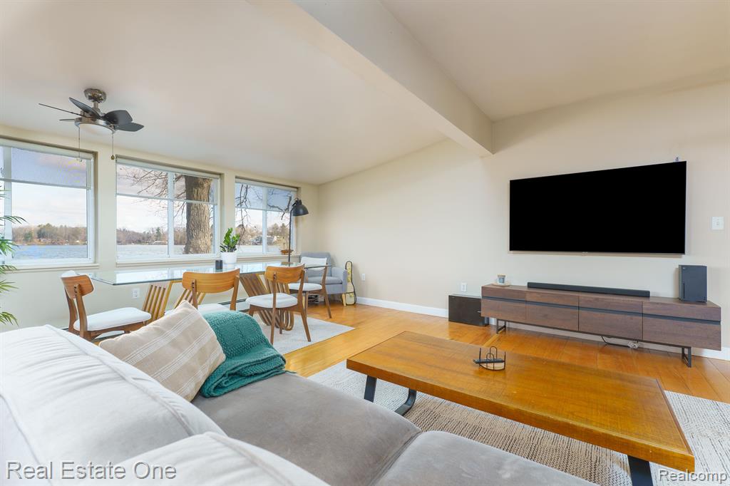 6340 SPORNY Drive, Brighton, MI 48116 — Photo 18