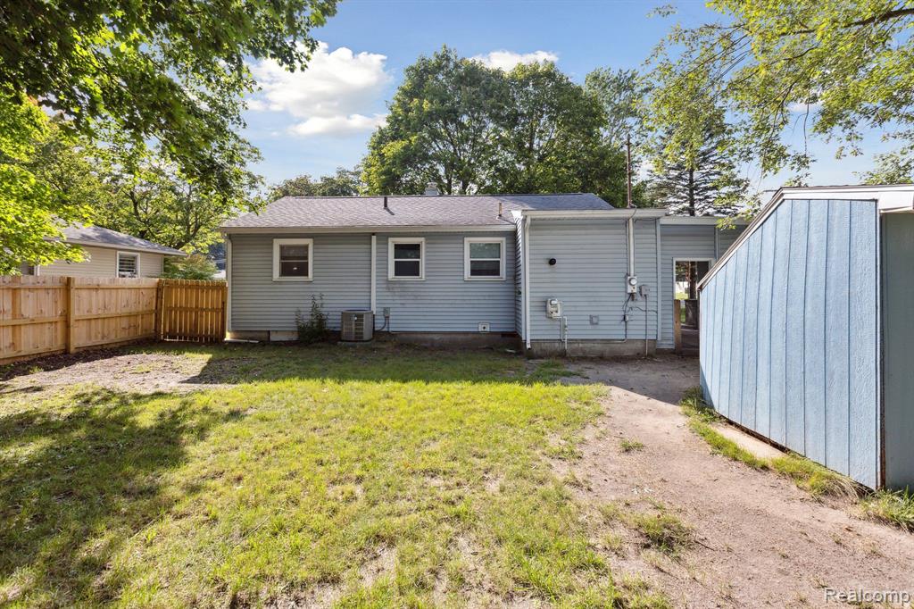 801 JACKSON Street, Eaton Rapids, MI 48827 — Photo 18