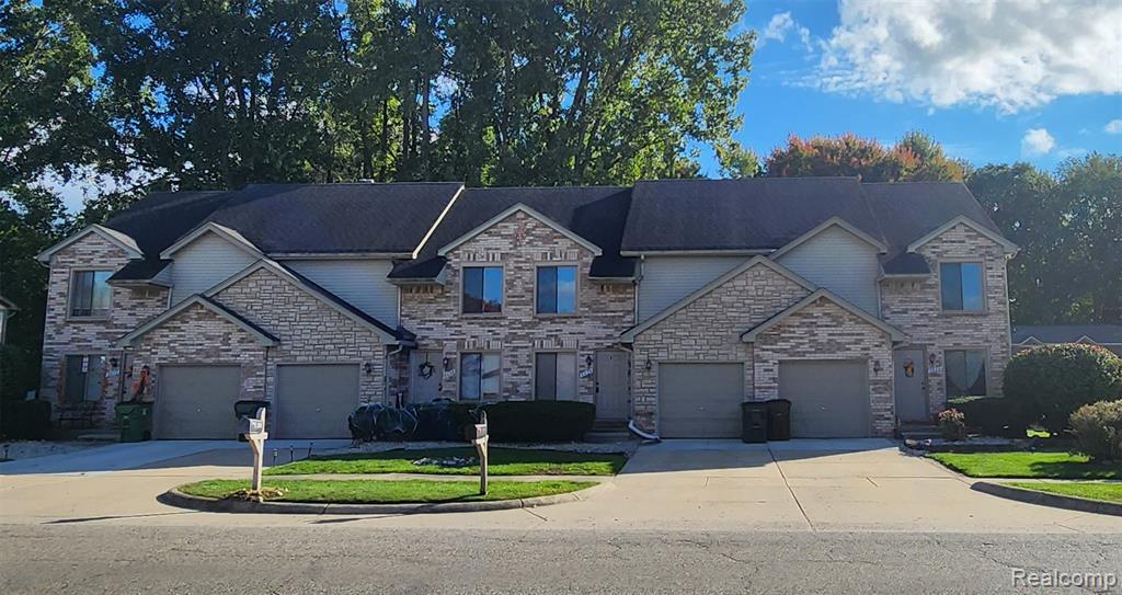 8424 Annsbury, Utica, MI 48316 — front exterior