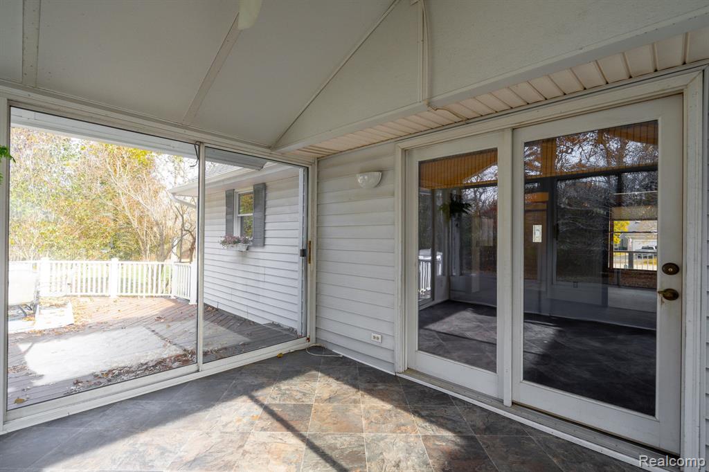 9721 Klais Road, Clarkston, MI 48348 — Photo 42