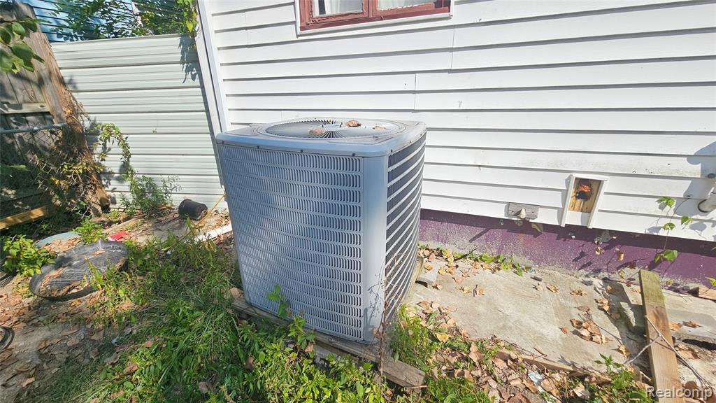 4201 Winona Street, Flint, MI 48504 — Photo 11