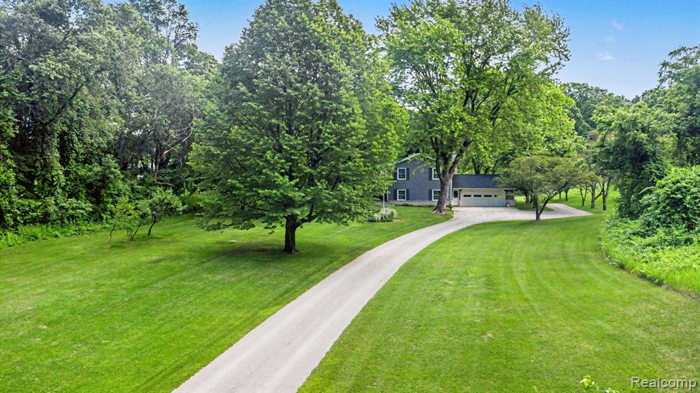 9100 Pine Knob Road, Clarkston, MI 48348 — Photo 2