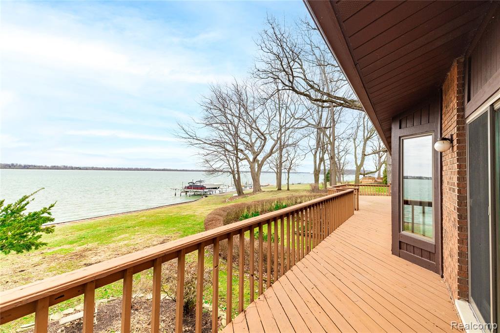 27981 Elba Road, Grosse Ile, MI 48138 — Photo 18