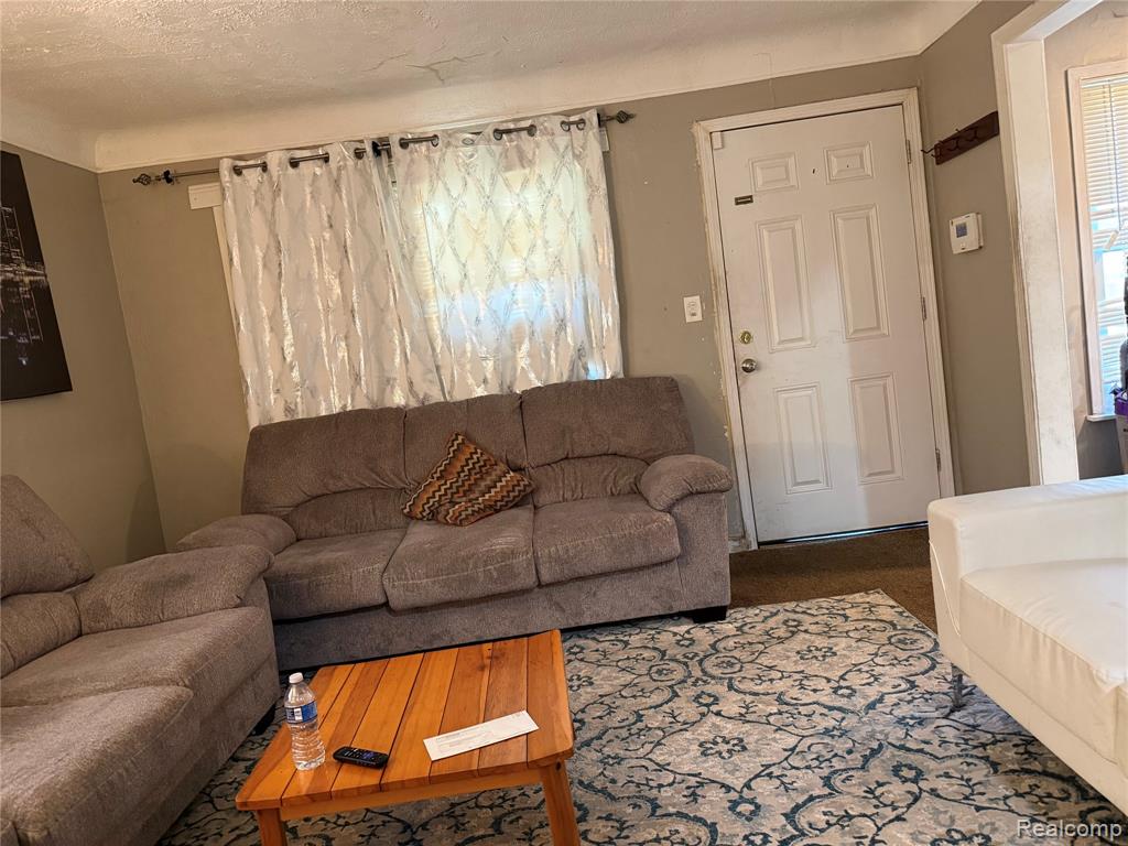 6386 EVERGREEN Avenue - Photo 4