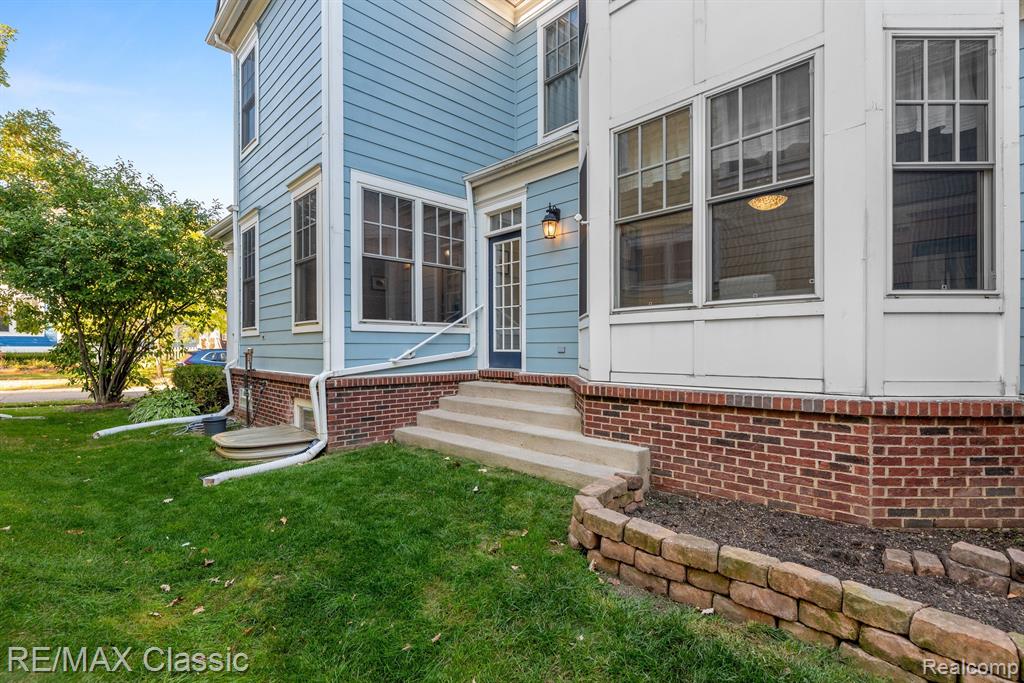 50177 Harding Street, Canton, MI 48188 — Photo 33