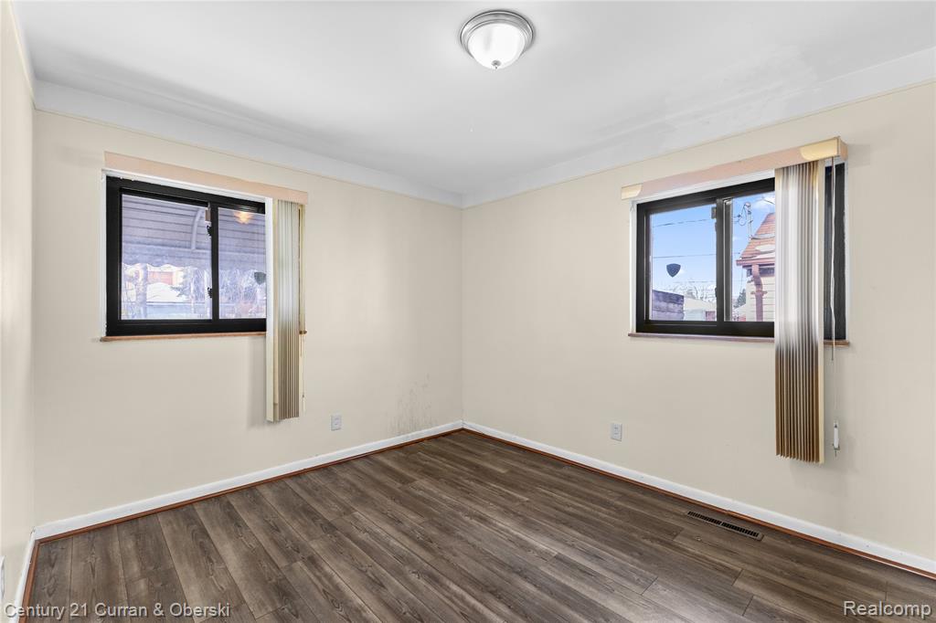 5949 Fenton Street, Dearborn Heights, MI 48127 — Photo 11