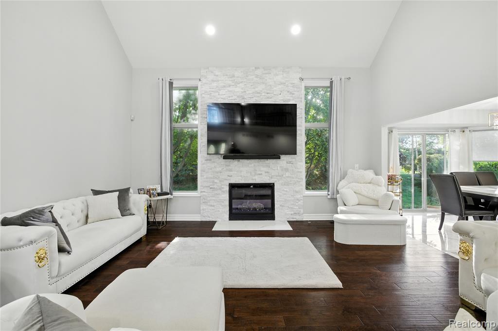 48821 Tremont Drive, Macomb, MI 48044 — Photo 11