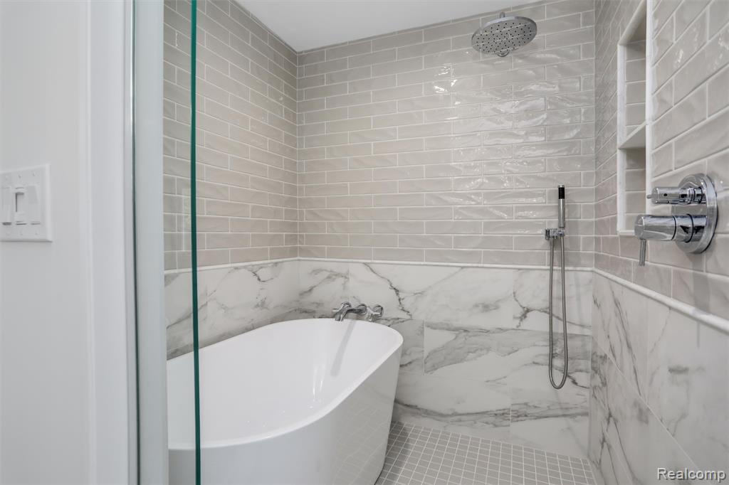 941 Viewland Drive, Rochester, MI 48309 — Photo 33
