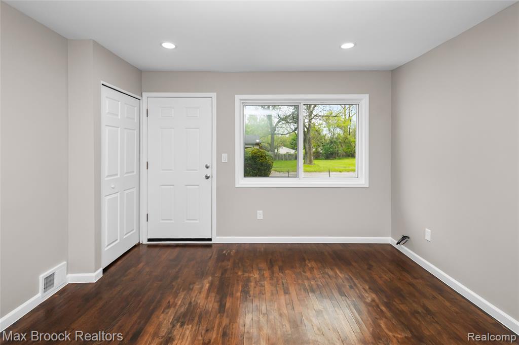 493 Luther Avenue, Pontiac, MI 48341 — Photo 15
