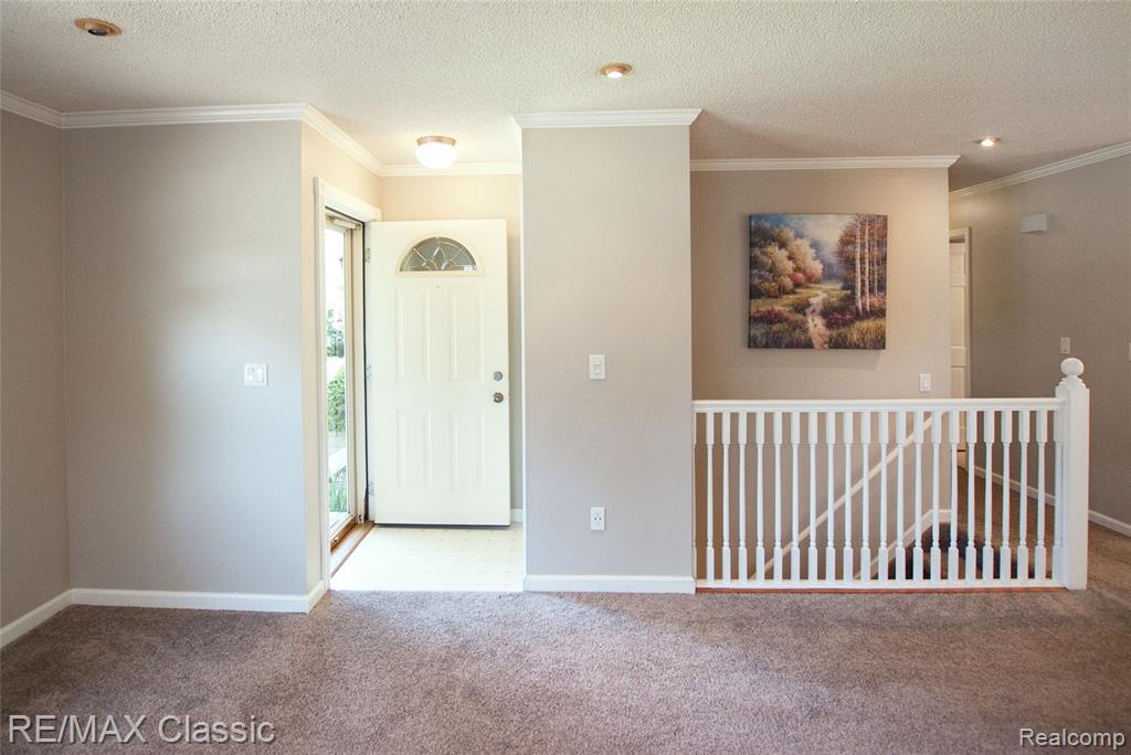 5280 Weston Court, Commerce Twp, MI 48382 — Photo 4