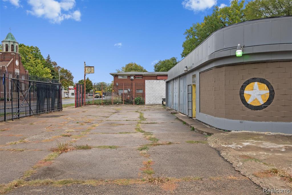 1750 E State Fair - Photo 3