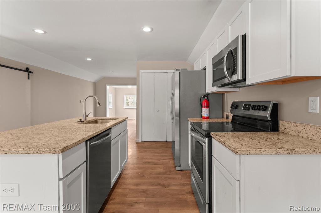 47461 VANKER Avenue, Shelby Twp, MI 48317 — Photo 12